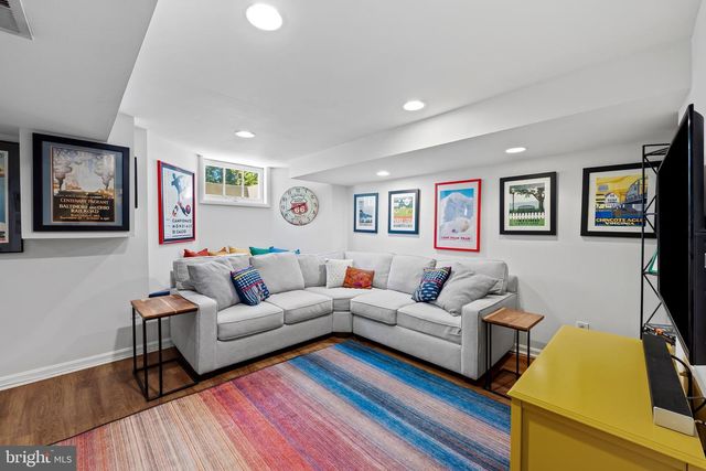 330 BROADMOOR RD, Baltimore, MD 21212
