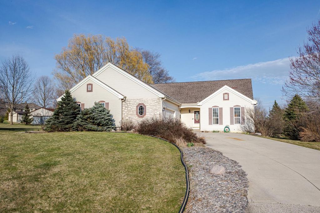 W220N7288 Coventry Meadows COURT, Lisbon, WI 53089