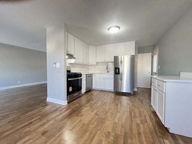 1606 N Poplar Avenue N, Round Lake Beach, IL 60073