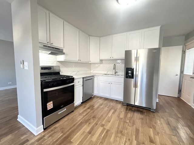 1606 N Poplar Avenue N, Round Lake Beach, IL 60073