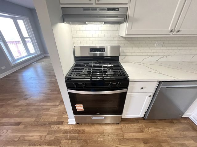 1606 N Poplar Avenue N, Round Lake Beach, IL 60073