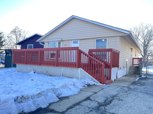 1606 N Poplar Avenue N, Round Lake Beach, IL 60073