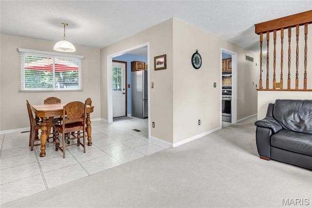 6205 Brogan Dale Circle, St Louis, MO 63128