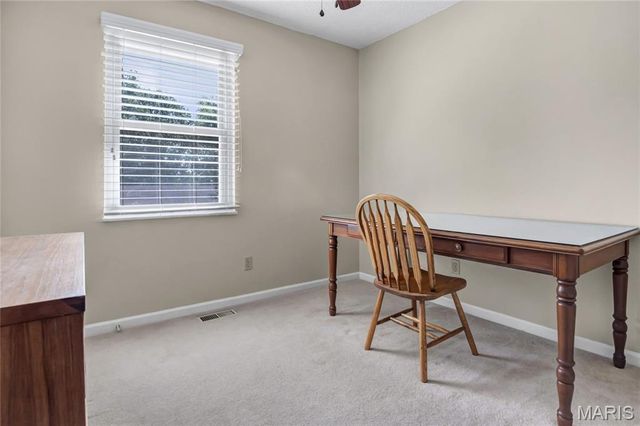 6205 Brogan Dale Circle, St Louis, MO 63128