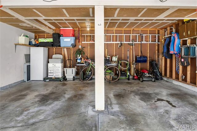6205 Brogan Dale Circle, St Louis, MO 63128