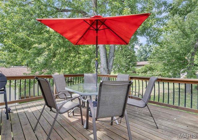 6205 Brogan Dale Circle, St Louis, MO 63128
