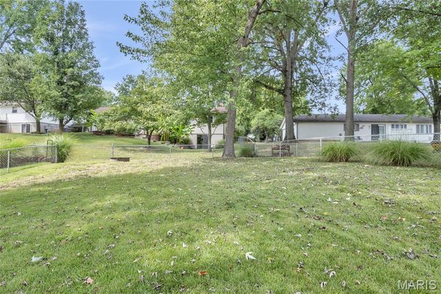 6205 Brogan Dale Circle, St Louis, MO 63128