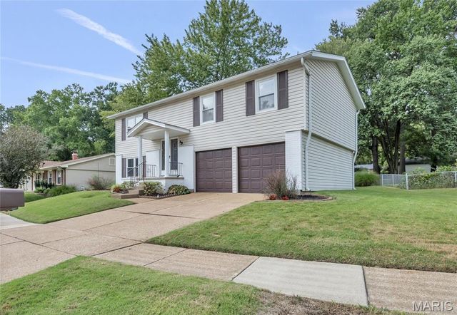 6205 Brogan Dale Circle, St Louis, MO 63128