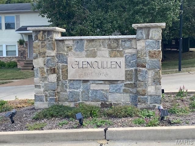6205 Brogan Dale Circle, St Louis, MO 63128