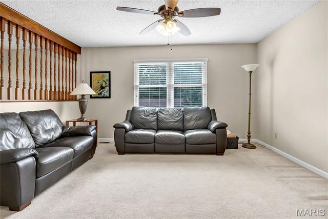6205 Brogan Dale Circle, St Louis, MO 63128