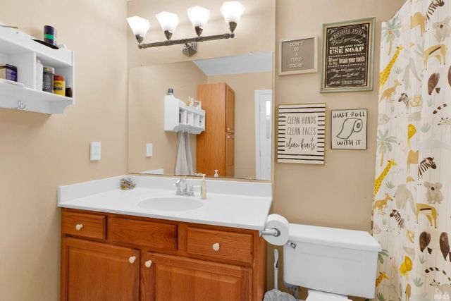 2210 E Boonville New Harmony Road, Evansville, IN 47725