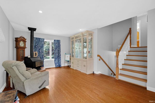 2210 E Boonville New Harmony Road, Evansville, IN 47725
