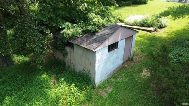 2210 E Boonville New Harmony Road, Evansville, IN 47725
