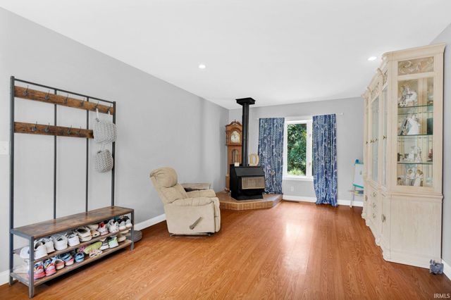 2210 E Boonville New Harmony Road, Evansville, IN 47725