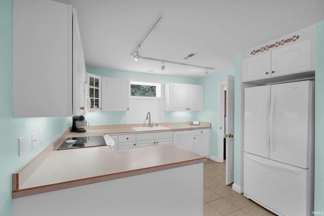 2210 E Boonville New Harmony Road, Evansville, IN 47725