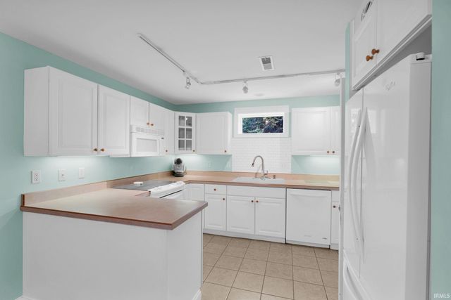 2210 E Boonville New Harmony Road, Evansville, IN 47725