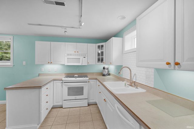 2210 E Boonville New Harmony Road, Evansville, IN 47725
