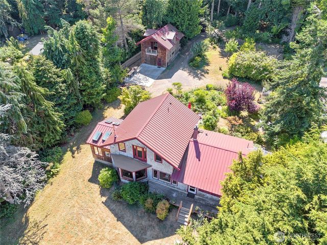 372 Schwartz Road, Nordland, WA 98358
