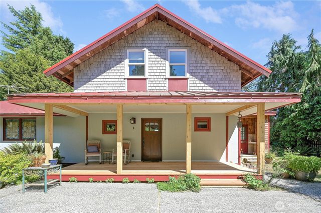 372 Schwartz Road, Nordland, WA 98358