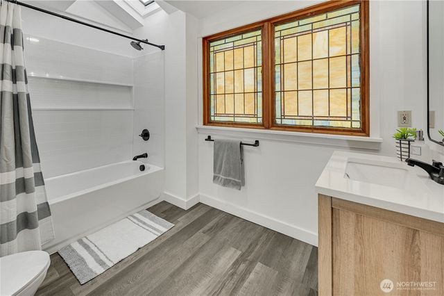 372 Schwartz Road, Nordland, WA 98358