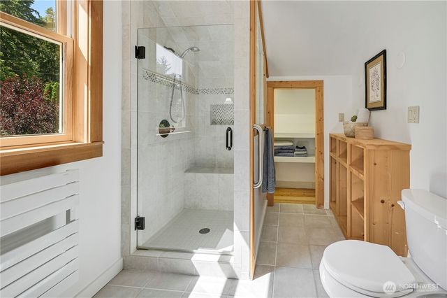 372 Schwartz Road, Nordland, WA 98358