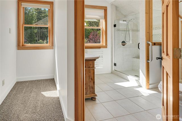 372 Schwartz Road, Nordland, WA 98358