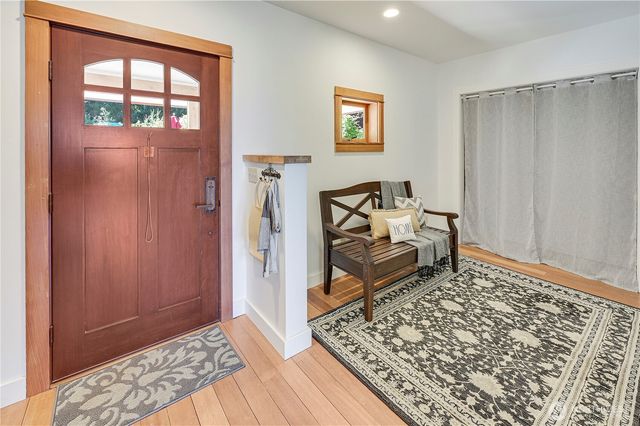 372 Schwartz Road, Nordland, WA 98358