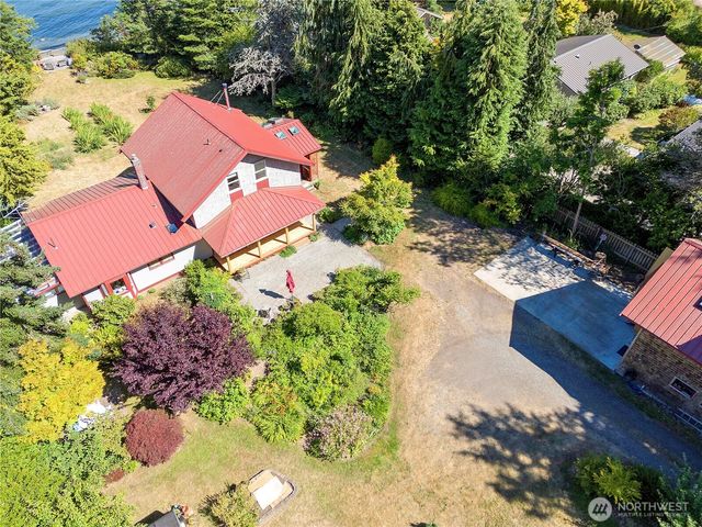 372 Schwartz Road, Nordland, WA 98358