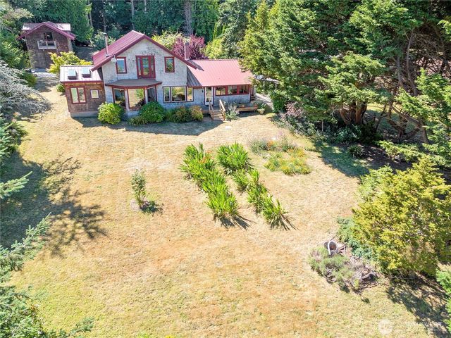 372 Schwartz Road, Nordland, WA 98358