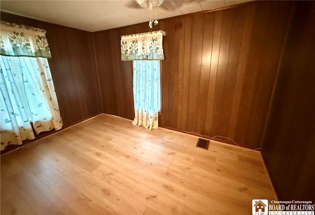 60 Cleveland Avenue, Salamanca, NY 14779