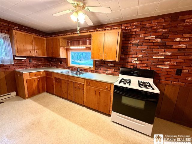 60 Cleveland Avenue, Salamanca, NY 14779