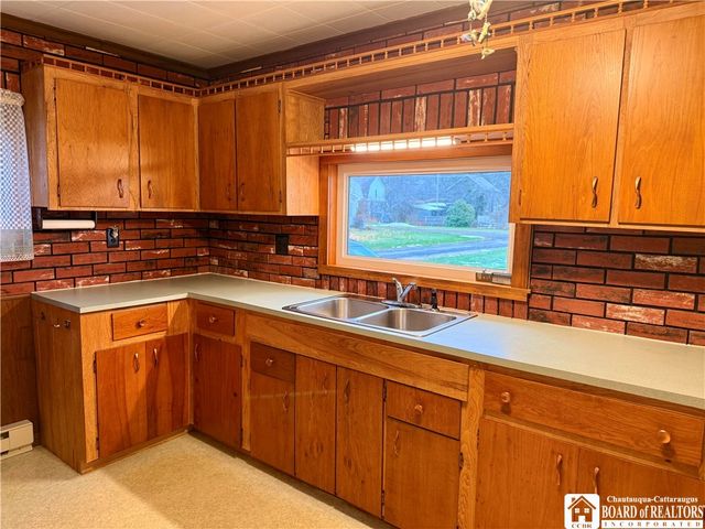 60 Cleveland Avenue, Salamanca, NY 14779