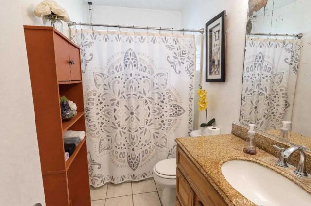 2813 W Brook, Santa Ana, CA 92704