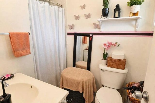 2813 W Brook, Santa Ana, CA 92704