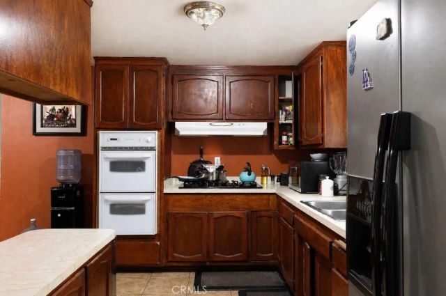 2813 W Brook, Santa Ana, CA 92704