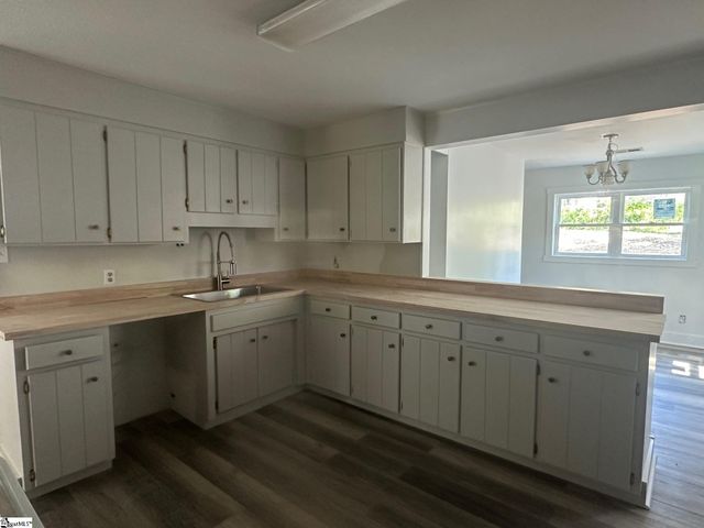 189 Converse Circle, Spartanburg, SC 29302