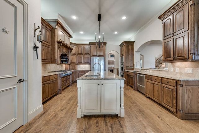 6804 Whittier Lane, Colleyville, TX 76034