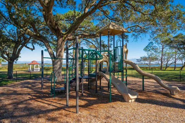 1040 Dorado Dr, St Augustine, FL 32086
