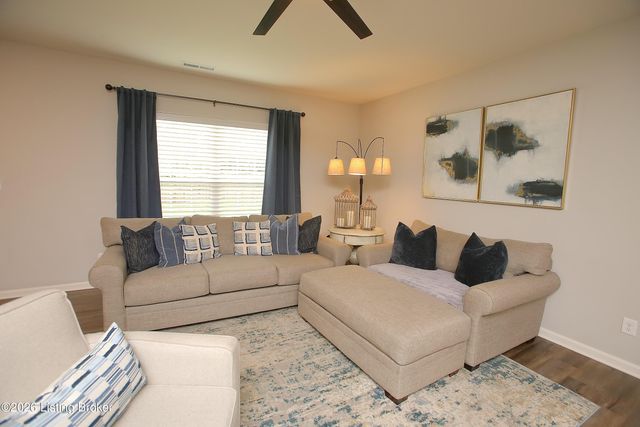 12015 Parkside Vista Ln, Louisville, KY 40229