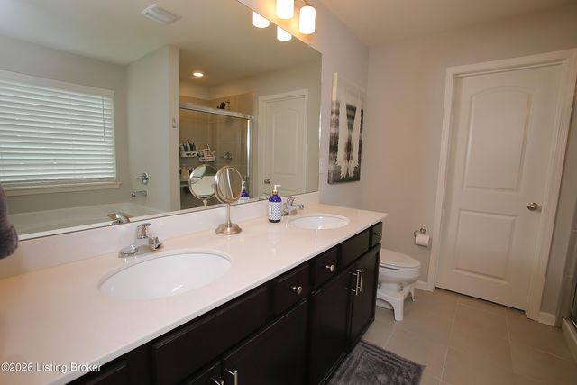 12015 Parkside Vista Ln, Louisville, KY 40229