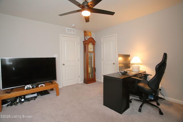 12015 Parkside Vista Ln, Louisville, KY 40229