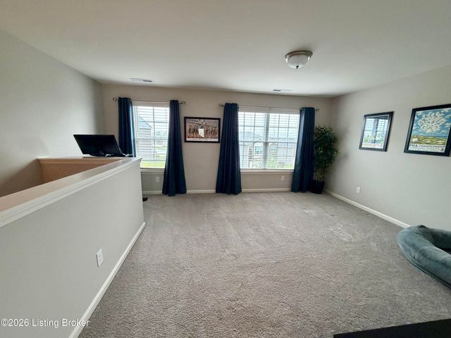 12015 Parkside Vista Ln, Louisville, KY 40229