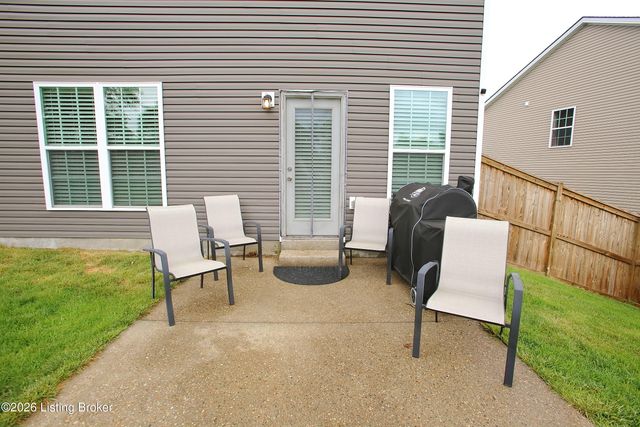 12015 Parkside Vista Ln, Louisville, KY 40229
