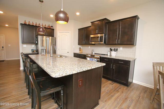 12015 Parkside Vista Ln, Louisville, KY 40229