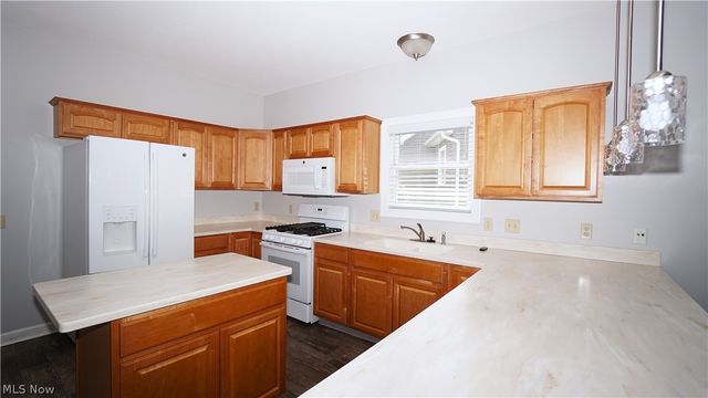 1166 Cobblestone Drive, Tallmadge, OH 44278