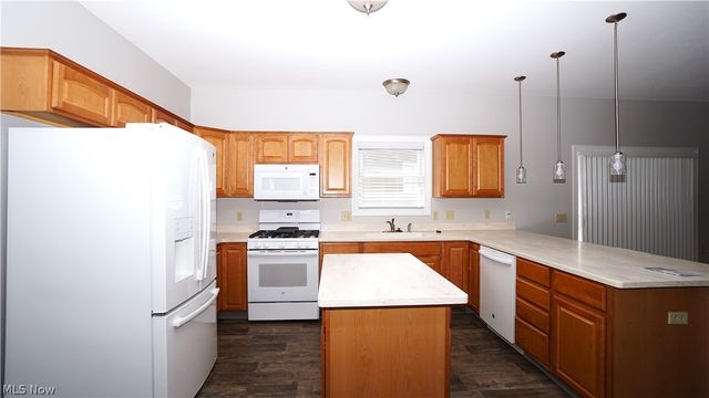 1166 Cobblestone Drive, Tallmadge, OH 44278