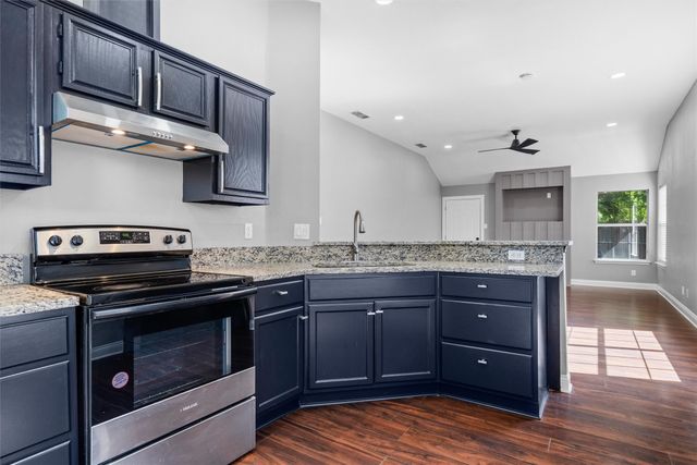 2401 Bennington Drive, Arlington, TX 76018