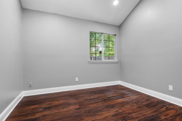 2401 Bennington Drive, Arlington, TX 76018