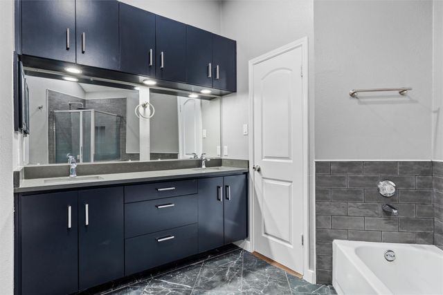 2401 Bennington Drive, Arlington, TX 76018