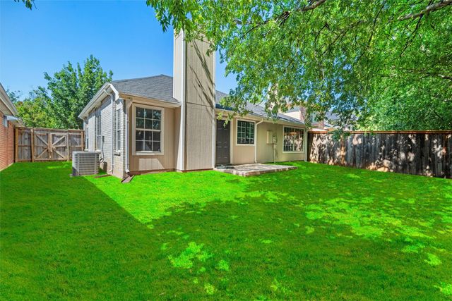 2401 Bennington Drive, Arlington, TX 76018